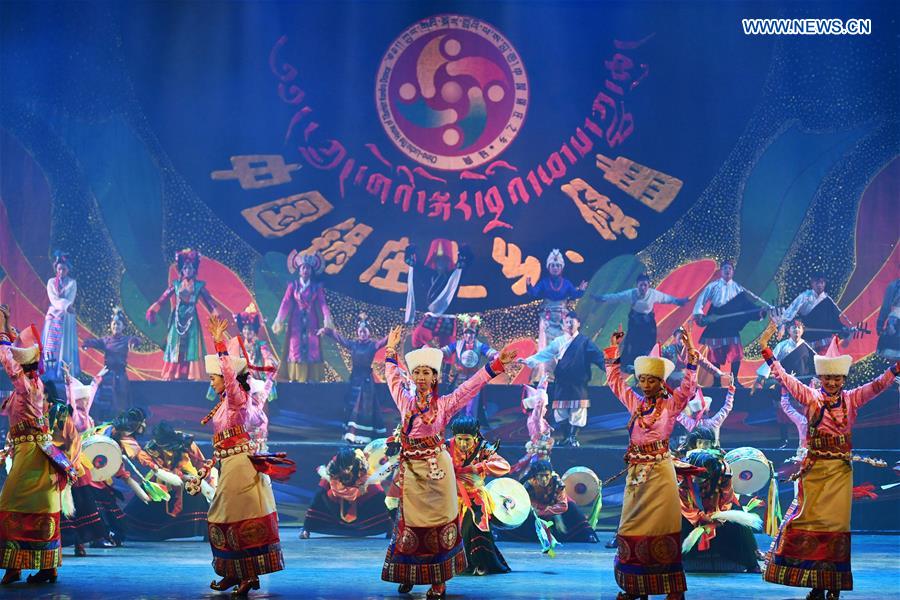 CHINA-GANSU-GANNAN-DANCE PERFORMANCE (CN)