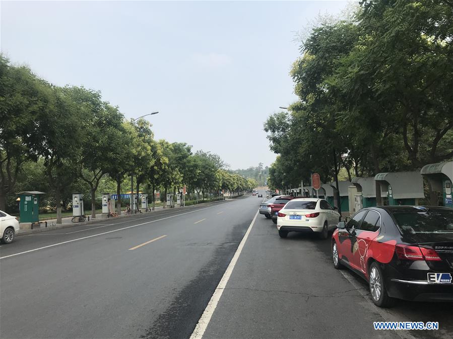 (BeijingCandid)CHINA-BEIJING-ELECTRIC VEHICLE-CHARGING (CN)