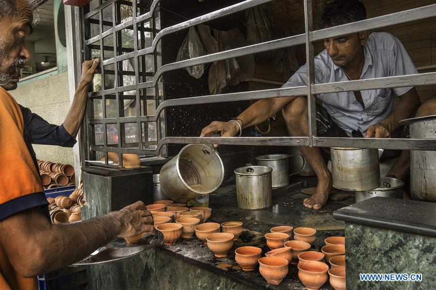 INDIA-KOLKATA-CRAFT-EARTHENWARE CUPS