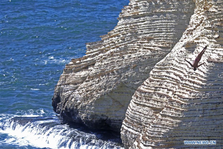 XINHUA PHOTOS OF THE DAY