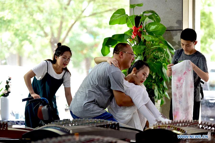 CHINA-SHANXI-HEJIN-DISABLED GIRL-GUZHENG (CN)
