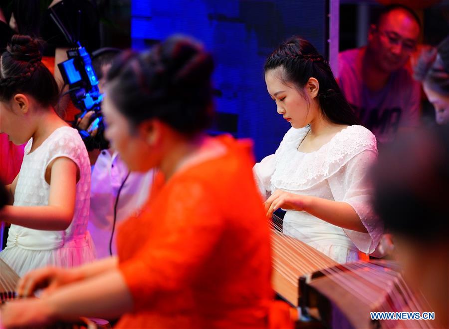 CHINA-SHANXI-HEJIN-DISABLED GIRL-GUZHENG (CN)