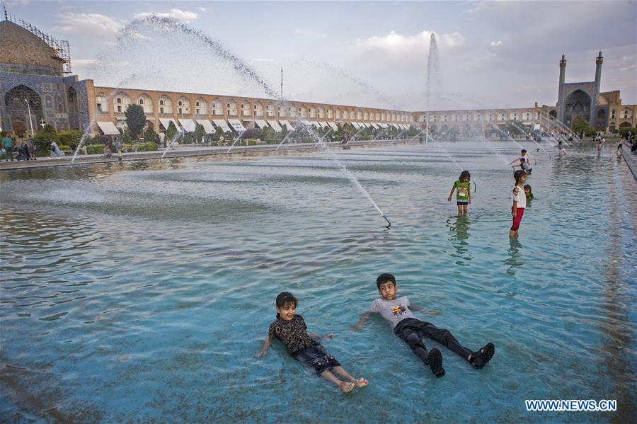 IRAN-ISFAHAN-HOT WEATHER