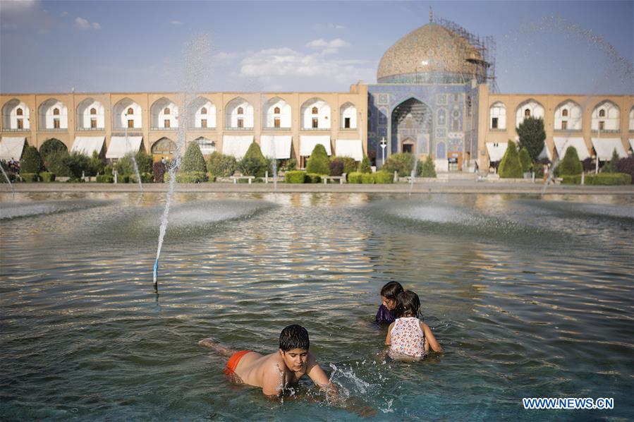 IRAN-ISFAHAN-HOT WEATHER