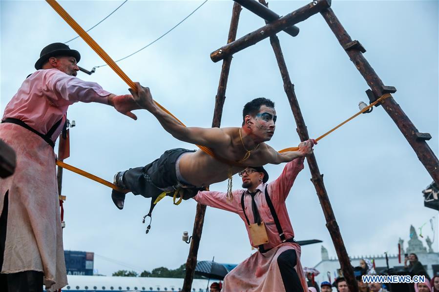 RUSSIA-MOSCOW-STREET THEATRE
