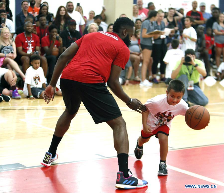 (SP)U.S.-HOUSTON-BASKETBALL-JAMES HARDEN CAMP