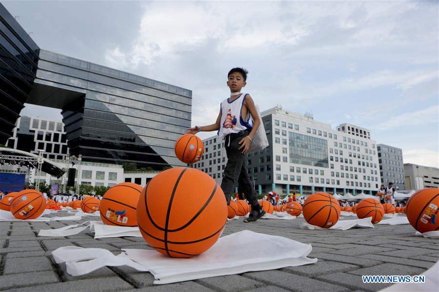 PHILIPPINES-PASAY CITY-BASKETBALL-WORLD RECORD-ATTEMPT