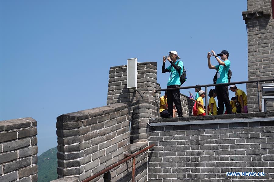 CHINA-BEIJING-YOUTH-THE GREAT WALL (CN)