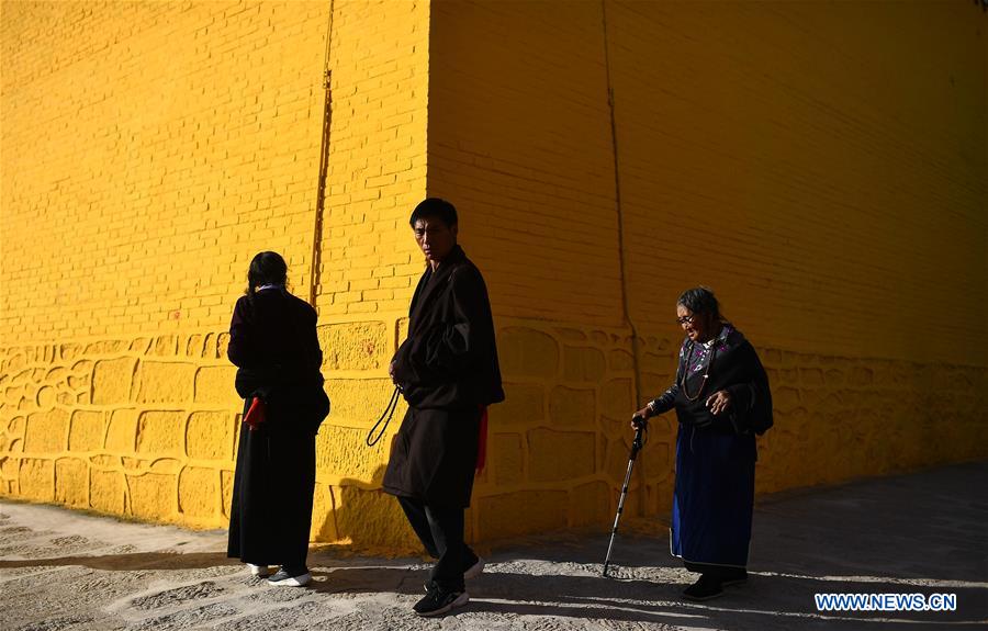 CHINA-QINGHAI-RONGWO MONASTERY-MORNING SCENERY (CN) 