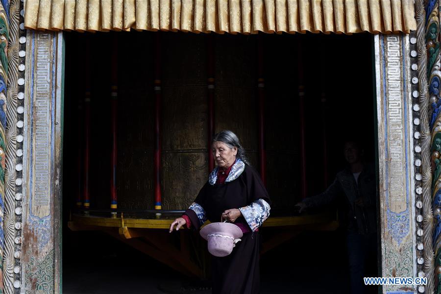 CHINA-QINGHAI-RONGWO MONASTERY-MORNING SCENERY (CN) 