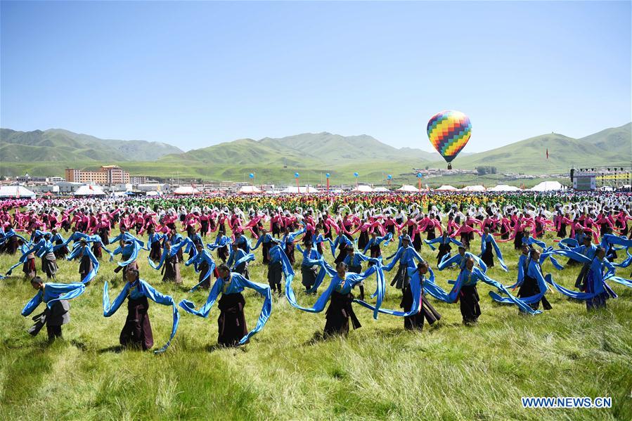 CHINA-GANSU-GUOZHUANG DANCE PERFORMANCE(CN)
