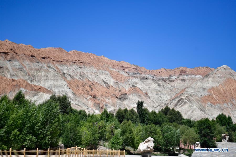 CHINA-QINGHAI-DANXIA LANDFORM (CN)
