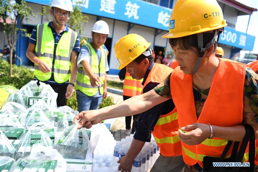 CHINA-ANHUI-HEFEI-CONSTRCTION WORKERS (CN)
