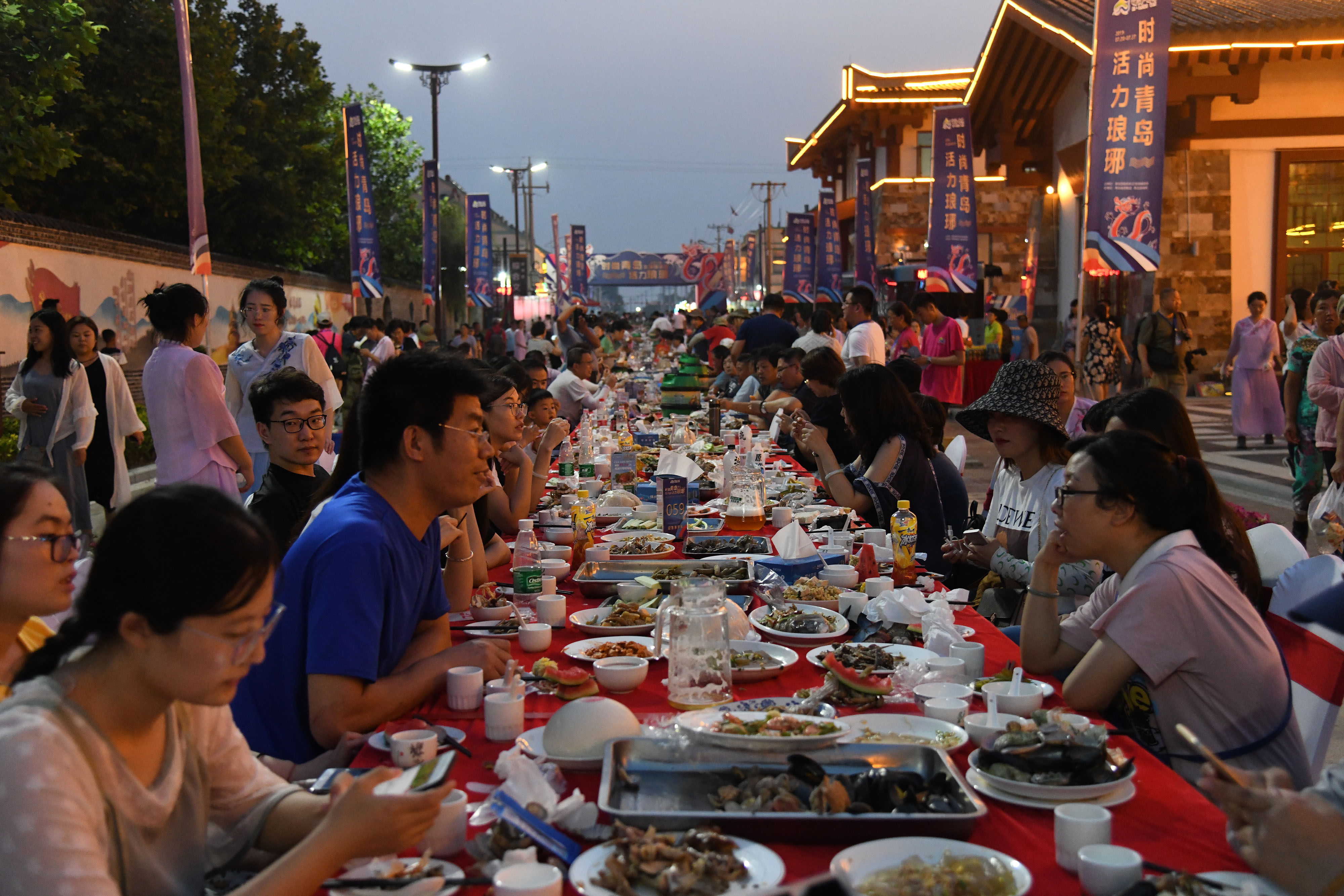 Rising popularity of food, cultural services at night a sign of China's