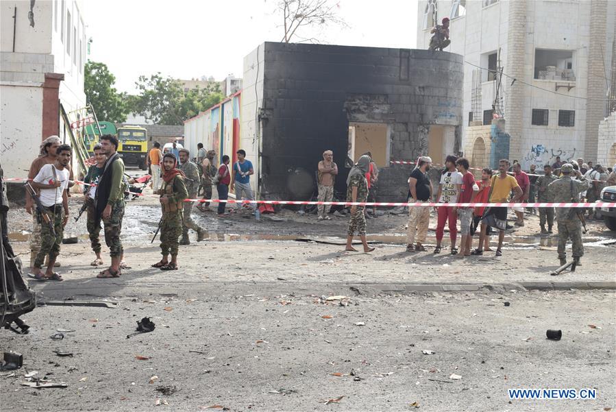 YEMEN-ADEN-CAR BOMBING-POLICE STATION 