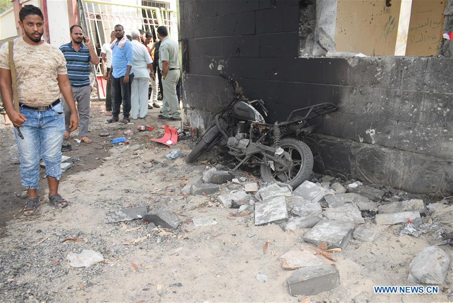 YEMEN-ADEN-CAR BOMBING-POLICE STATION