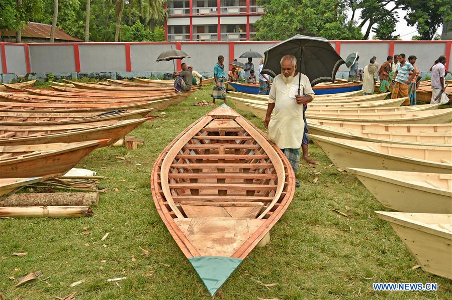 BANGLADESH-MANIKGANJ-BOAT-BAZAAR