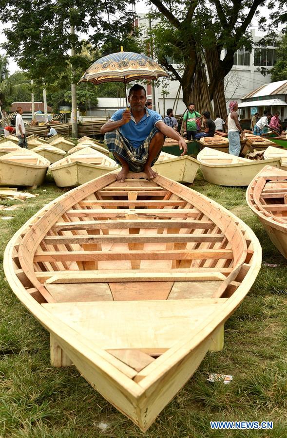 BANGLADESH-MANIKGANJ-BOAT-BAZAAR