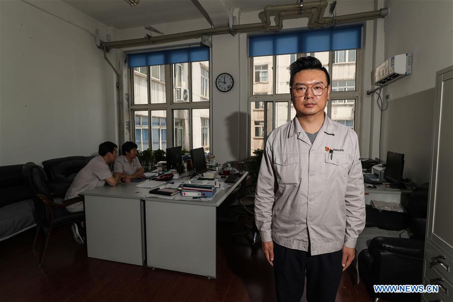 CHINA-LIAONING-ANSHAN-ANSTEEL-GENERATIONS-WORKERS (CN)