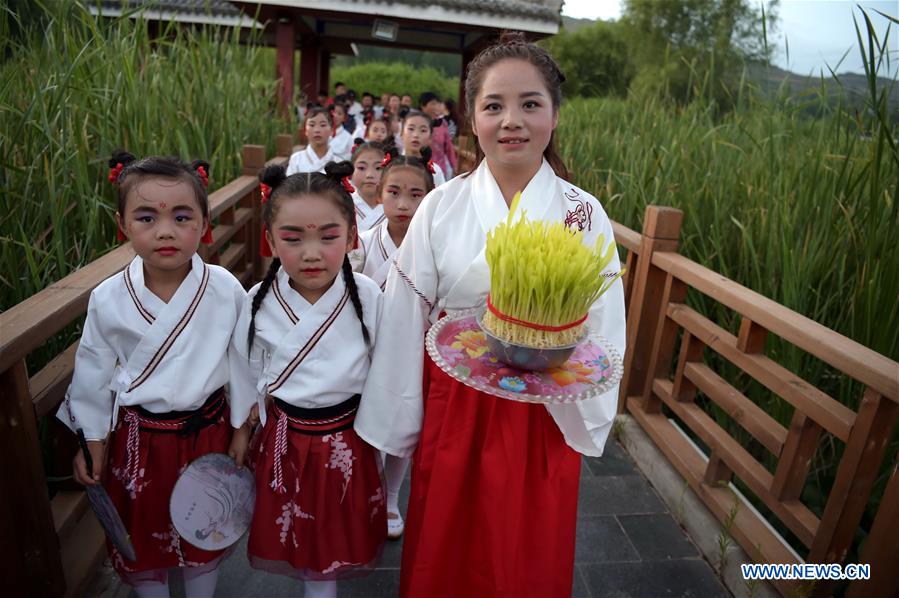CHINA-GANSU-FOLK CUSTOM-YOUNG LADIES' FESTIVAL (CN)