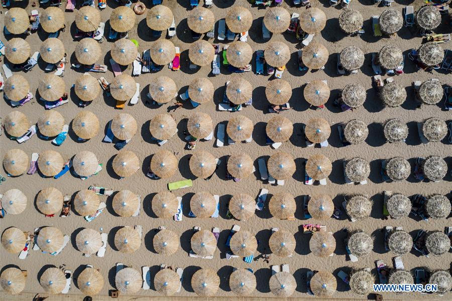 GREECE-ATHENS-HEATWAVE-BEACH