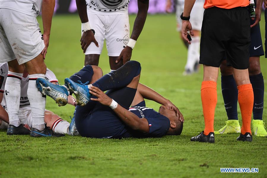 (SP)CHINA-SHENZHEN-FOOTBALL-CHAMPIONS TROPHY-PSG-RENNES(CN)