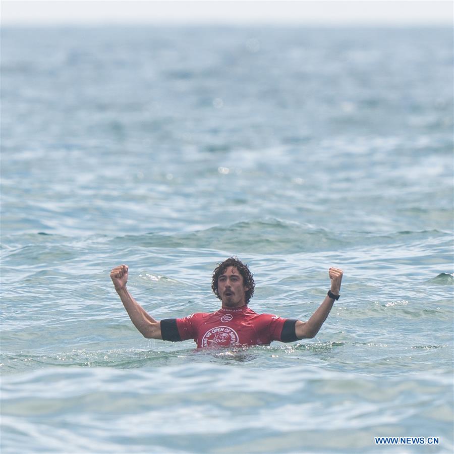 (SP)U.S.-CALIFORNIA-ORANGE COUNTY-SURFING-VANS US OPEN