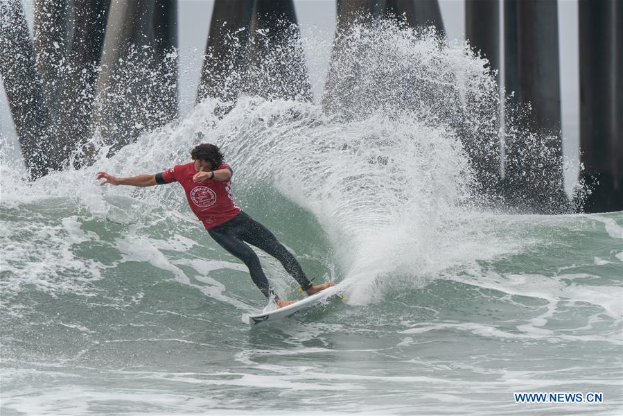 (SP)U.S.-CALIFORNIA-ORANGE COUNTY-SURFING-VANS US OPEN