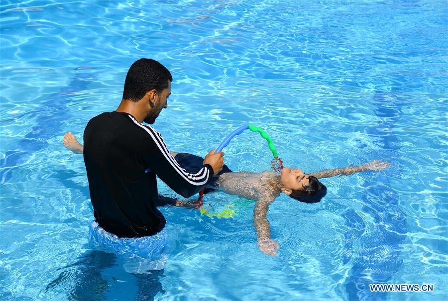 MIDEAST-GAZA-AUTISTIC CHILDREN-SWIMMING