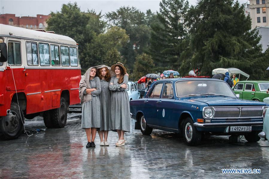 RUSSIA-MOSCOW-STREET PERFORMANCE