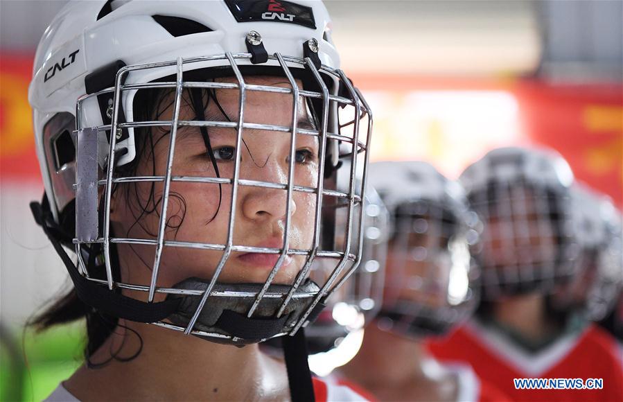 (SP)CHINA-JIANGXI-TEENAGE-ROLLER HOCKEY-ICE HOCKEY