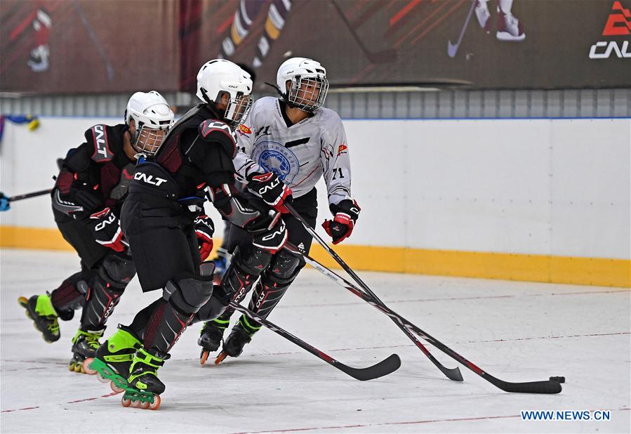 (SP)CHINA-JIANGXI-TEENAGE-ROLLER HOCKEY-ICE HOCKEY