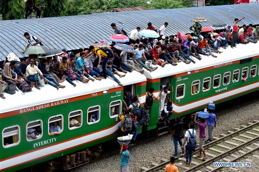 BANGLADESH-DHAKA-EID AL-ADHA-TRAVELLERS