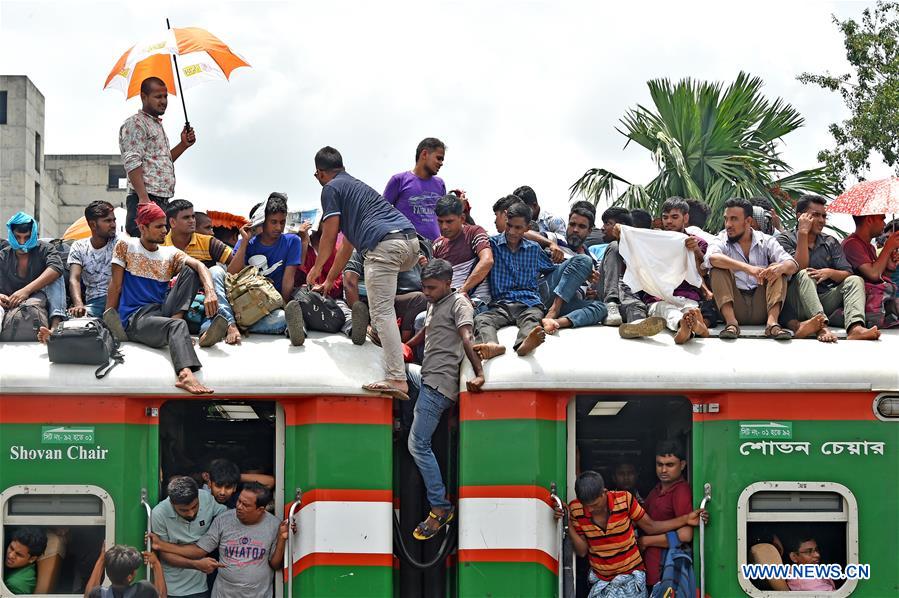 BANGLADESH-DHAKA-EID AL-ADHA-TRAVELLERS
