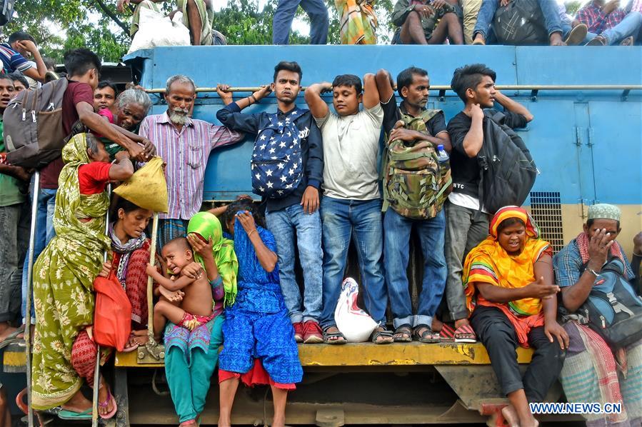 BANGLADESH-DHAKA-EID AL-ADHA-TRAVELLERS
