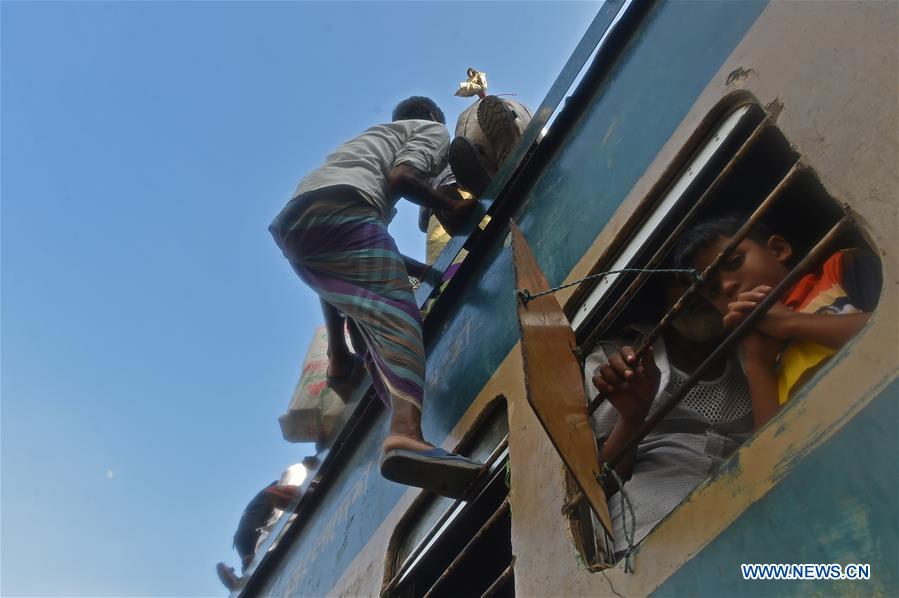 BANGLADESH-DHAKA-EID AL-ADHA-TRAVELLERS