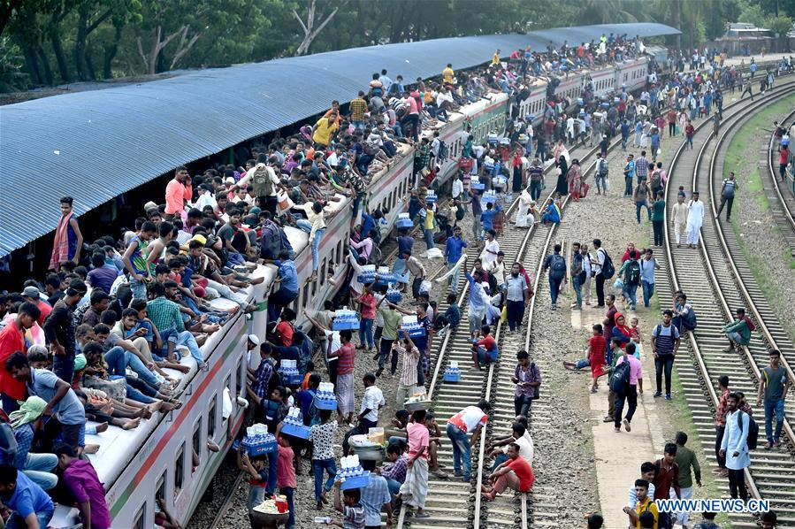 BANGLADESH-DHAKA-EID AL-ADHA-TRAVELLERS