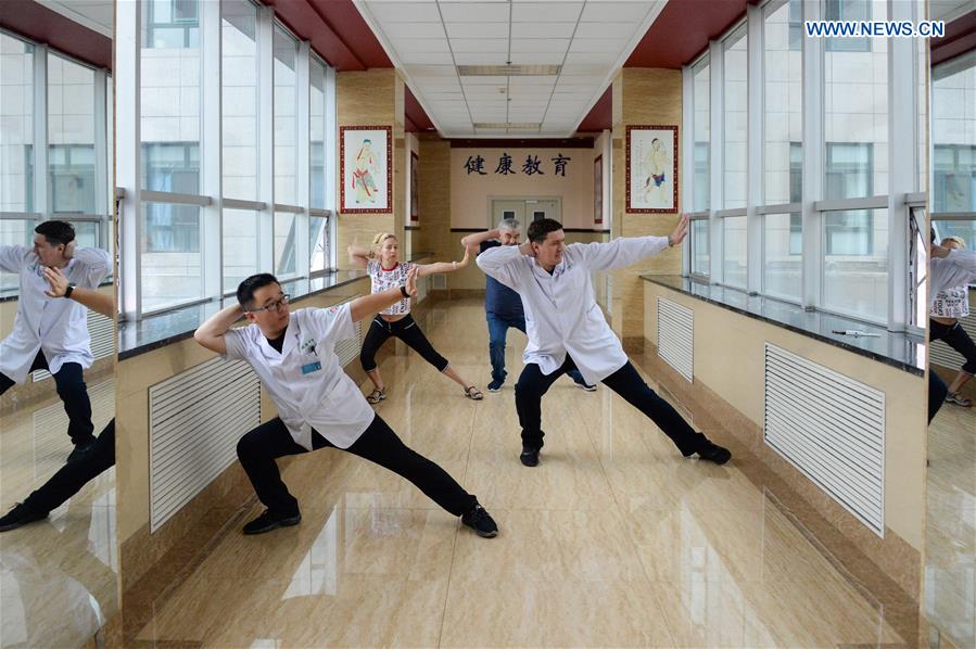 CHINA-HEILONGJIANG-SUIFENHE-RUSSIAN TRANSLATOR (CN)