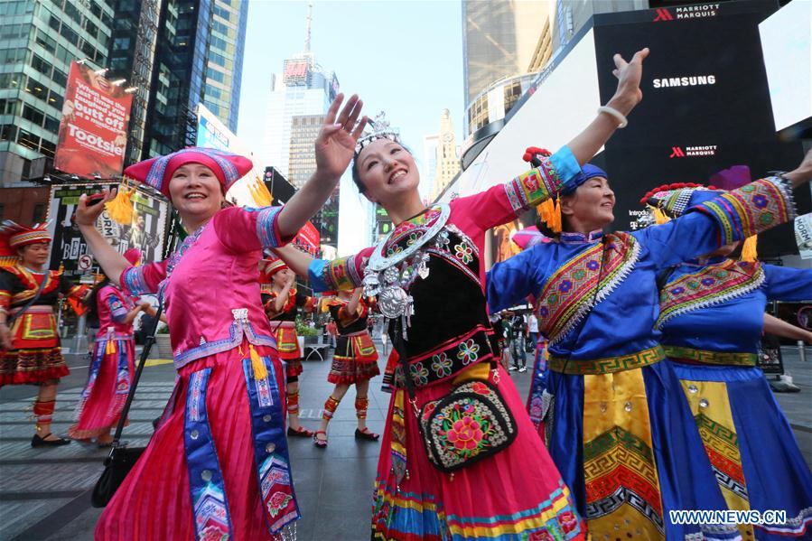 U.S.-NEW YORK-TIMES SQUARE-CHINESE FOLK SONG