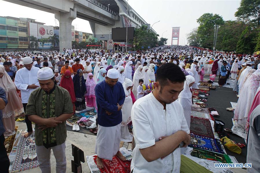 INDONESIA-SOUTH SUMATRA-EID AL-ADHA-PRAY