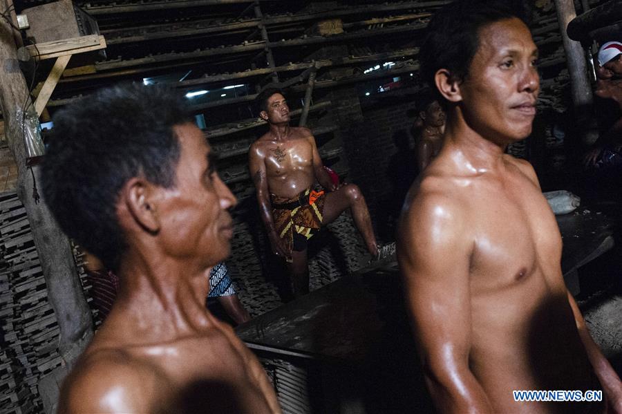 (SP)INDONESIA-JATIWANGI-BODYBUILDING JEBOR WORKERS COMPETITION