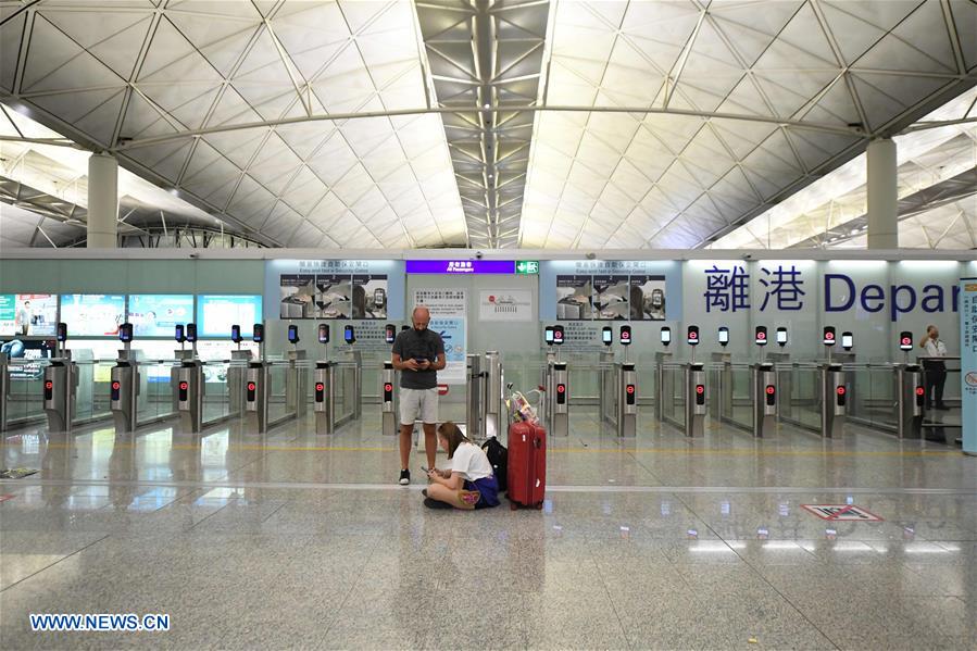 CHINA-HONG KONG-AIRPORT-FLIGHTS-CANCELLATION (CN)