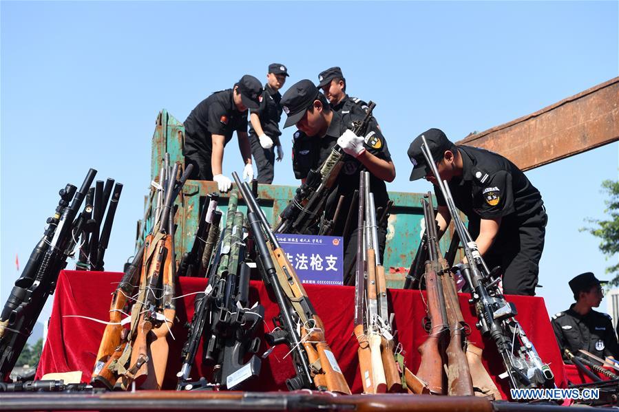 CHINA-ILLEGAL GUNS-EXPLOSIVES-DESTRUCTION (CN)