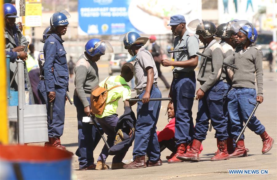 ZIMBABWE-HARARE-PROTEST-POLICE