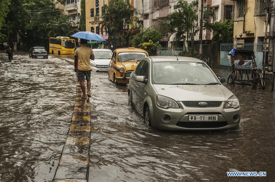 INDIA-KOLKATA-HEAVY RAIN