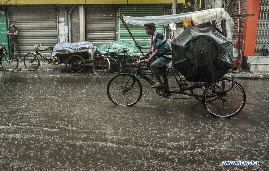 INDIA-KOLKATA-HEAVY RAIN