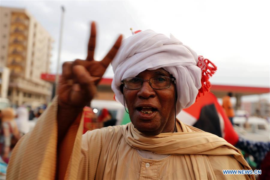 SUDAN-KHARTOUM-TRANSITIONAL PERIOD DOCUMENTS-SIGNING-CELEBRATION