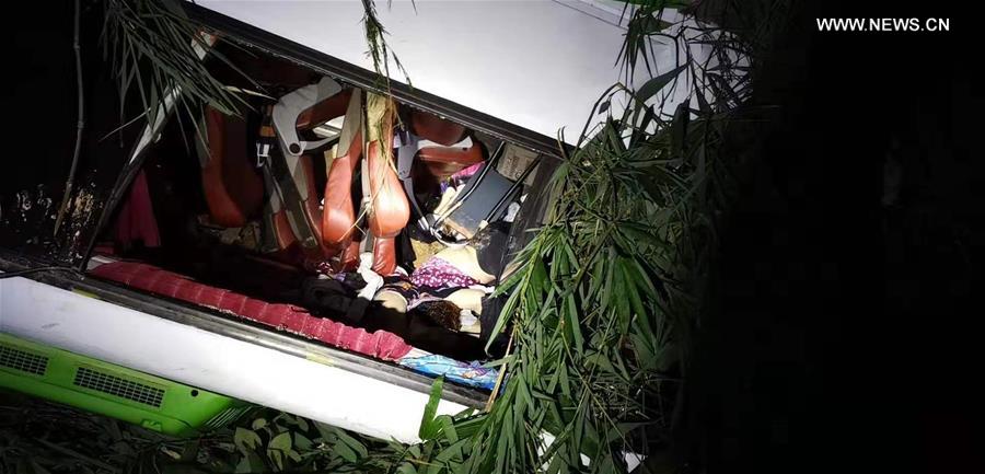 LAOS-LUANG PRABANG-CHINESE TOURISTS-BUS CRASH