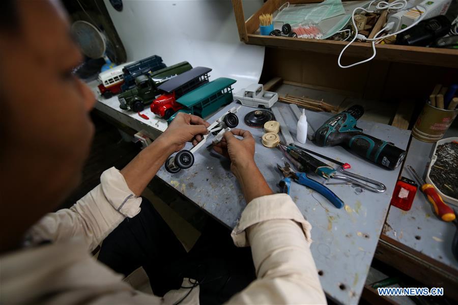MYANMAR-YANGON-WOODEN MODEL CAR-CRAFTSMAN