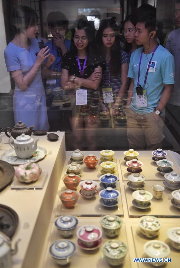 CHINA-SICHUAN-CHENGDU-HONG KONG-YOUNG PEOPLE-COMMUNICATION TOUR (CN)